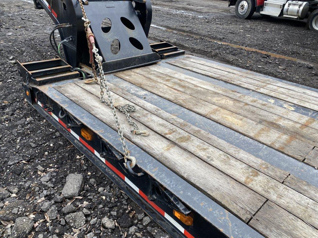 2004 PHELAN TRI-AXLE LOWBOY TRAILER, GVWR 120,900 LBS, TOOL BOX, 50-TON, 24' WELL, VIN: 40FS04930400