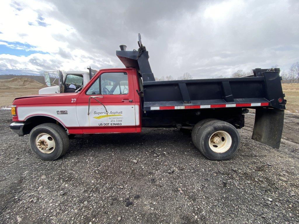 1988 FORD F350 REGULAR CAB DUMP TRUCK, V8, GAS ENGINE, BIG BLOCK, 4-SPEED WITH OVERDRIVE, 8' LONG X 