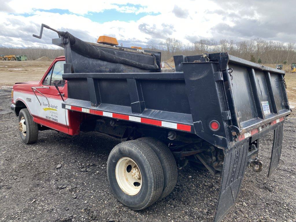 1988 FORD F350 REGULAR CAB DUMP TRUCK, V8, GAS ENGINE, BIG BLOCK, 4-SPEED WITH OVERDRIVE, 8' LONG X 