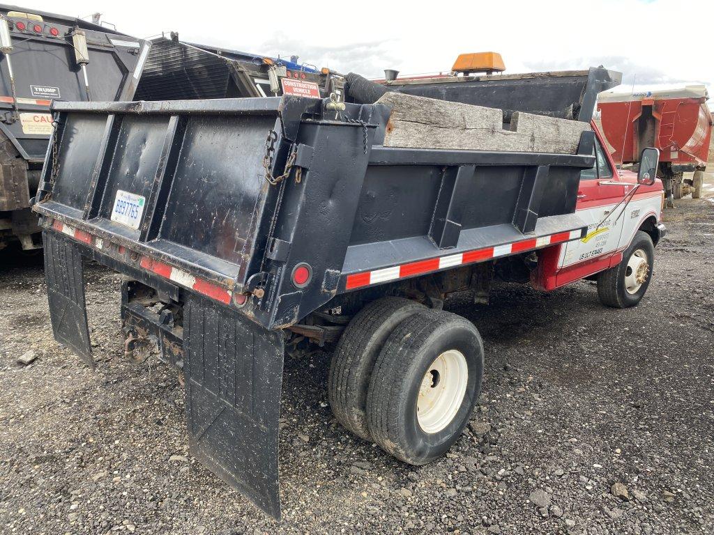 1988 FORD F350 REGULAR CAB DUMP TRUCK, V8, GAS ENGINE, BIG BLOCK, 4-SPEED WITH OVERDRIVE, 8' LONG X 