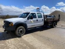 2006 FORD F550 4-DOOR FLATBED TRUCK, 6.0L DIESEL ENGINE, AUTO TRANS, 4X4, AM/FM RADIO, 140'' X 96'' 