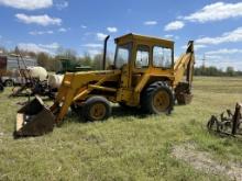 JOHN DEERE 410B LOADER BACKHOE, CAB, MISSING SOME GLASS, CRACKED GLASS, OUTRIGGERS, 18'' BUCKET, 88'