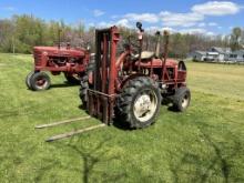 MCCORMICK FARMALL BN TRACTOR/ROUGH TERRAIN LIFT, 2-STAGE, 46'' FORKS, 2WD, 11.4-24 FRONT TIRES, REAR