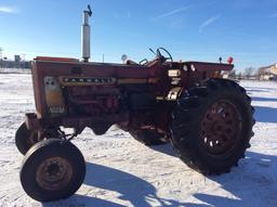 IH Farmall 806 Diesel Tractor