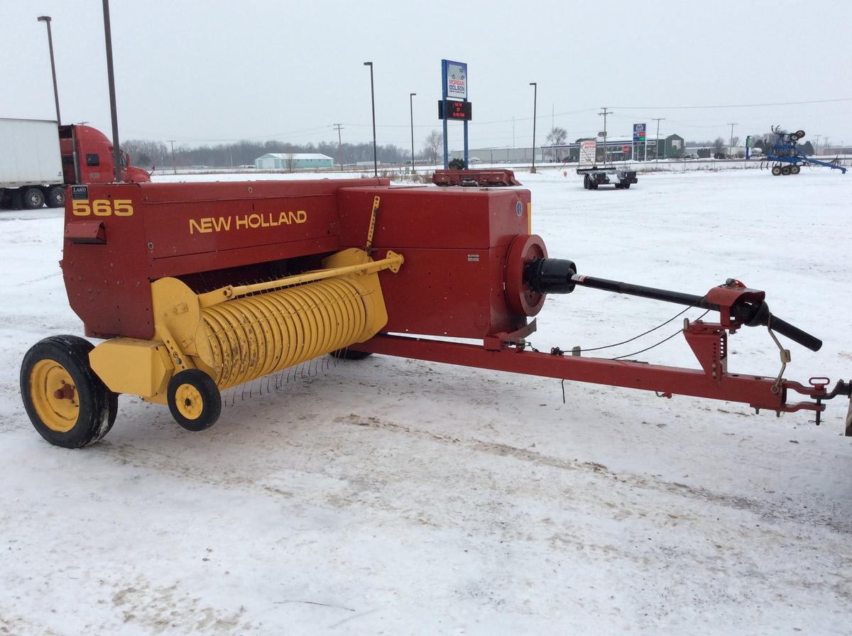 New Holland 565 PTO Square Baler