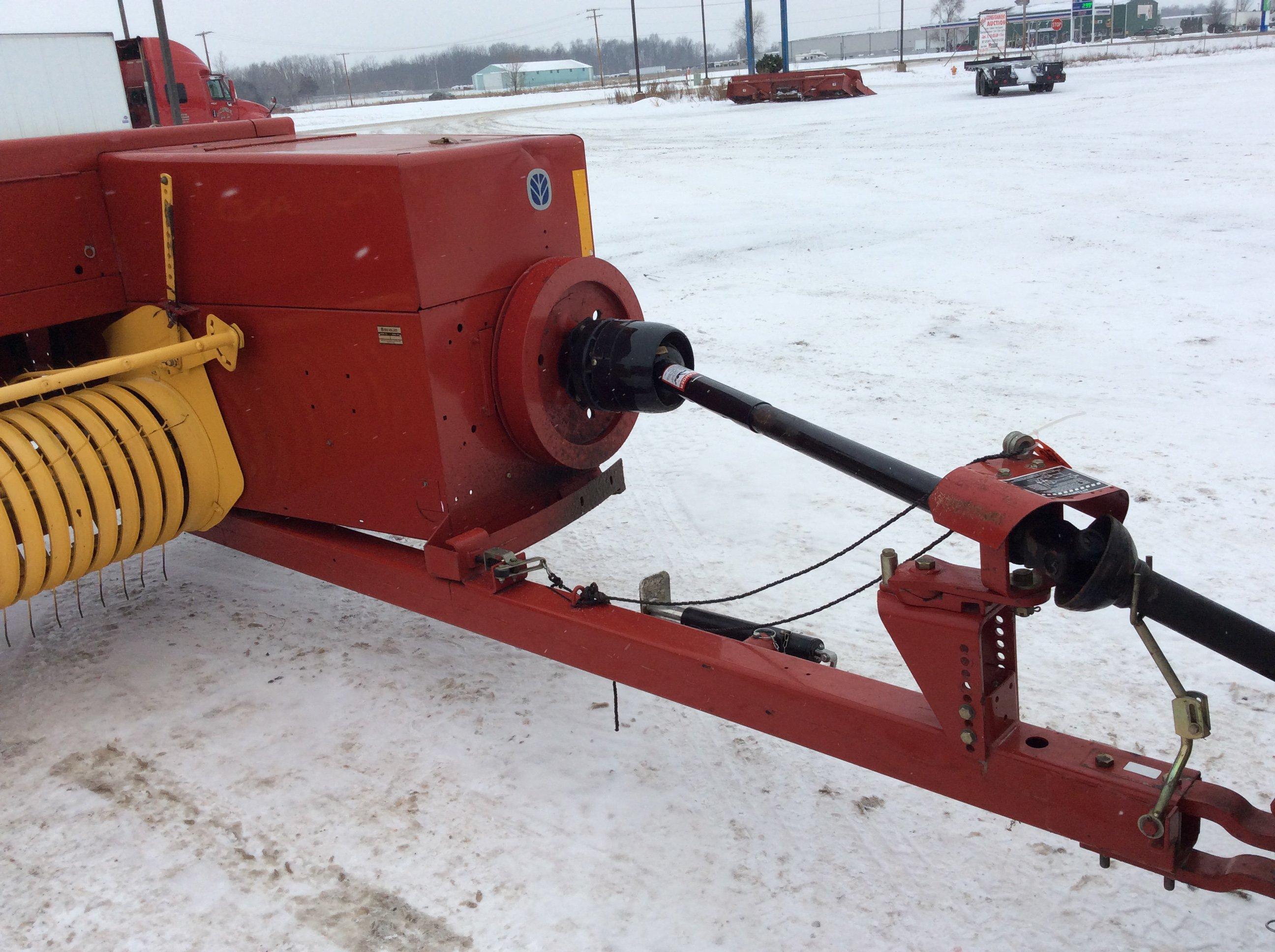 New Holland 565 PTO Square Baler