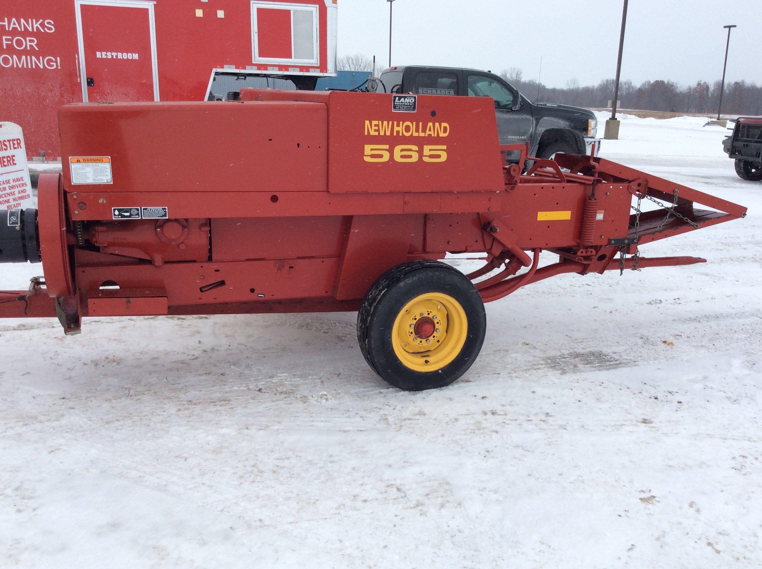 New Holland 565 PTO Square Baler