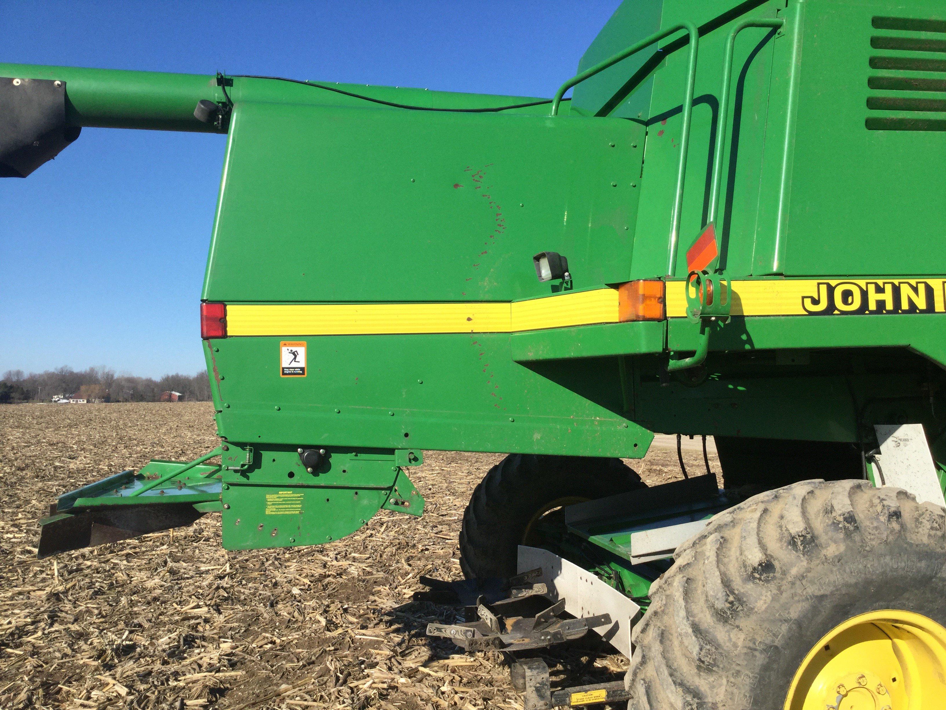 1999 JD 9510 combine