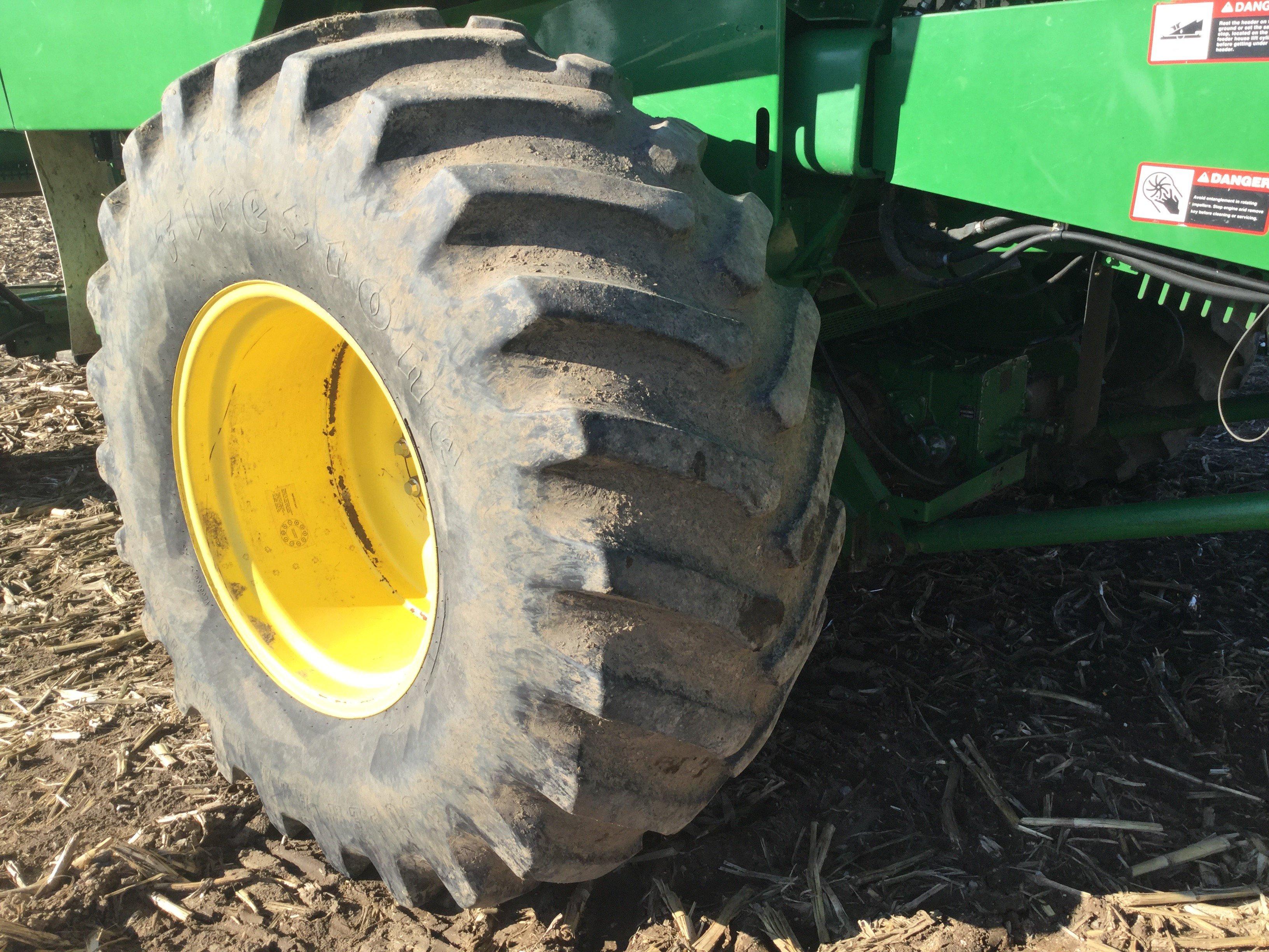 1999 JD 9510 combine