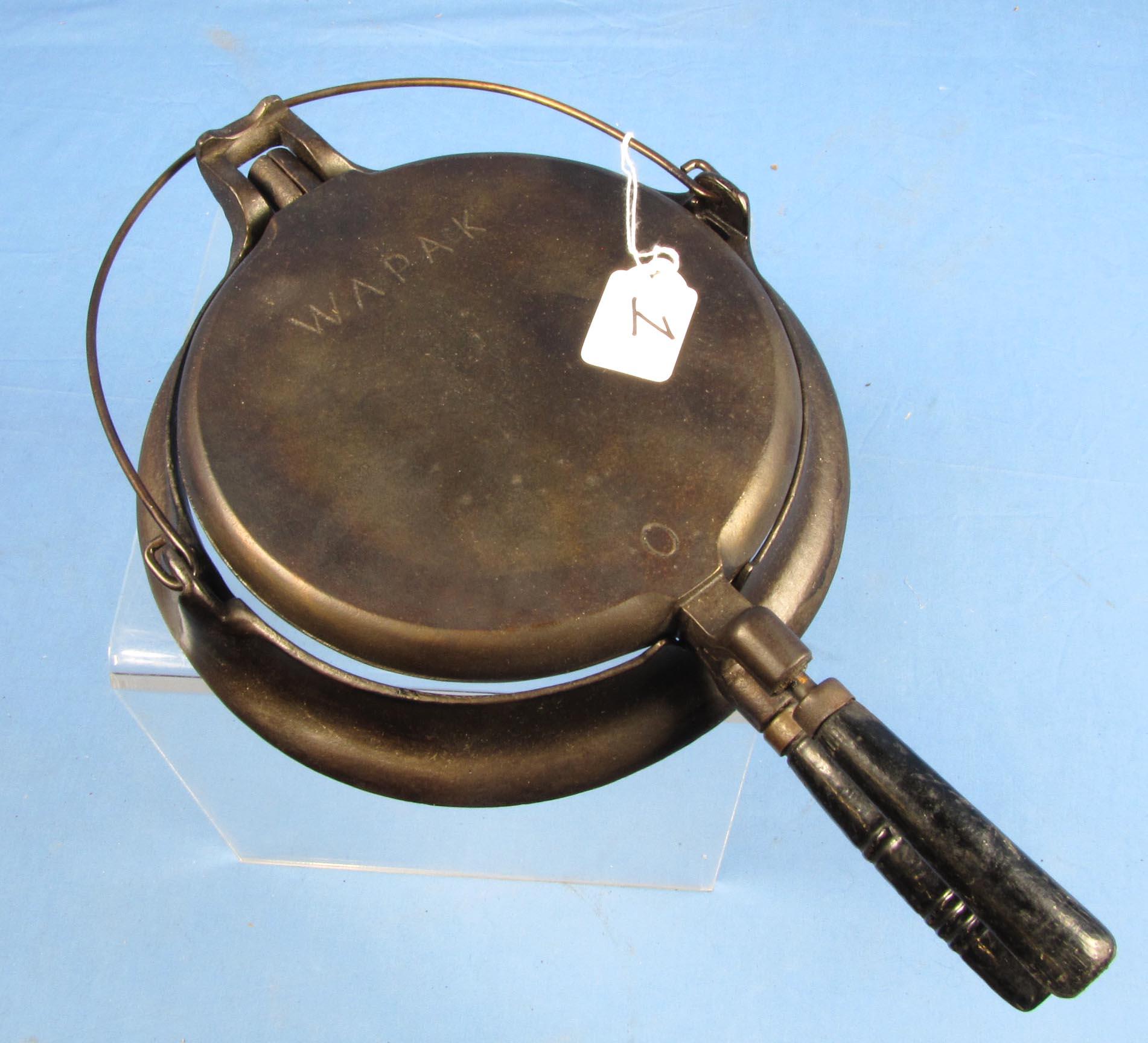 Waffle Iron; Wapak #8; Finger Hinge (cylinder)