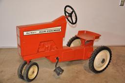 Allis Chalmers 190 Pedal Tractor