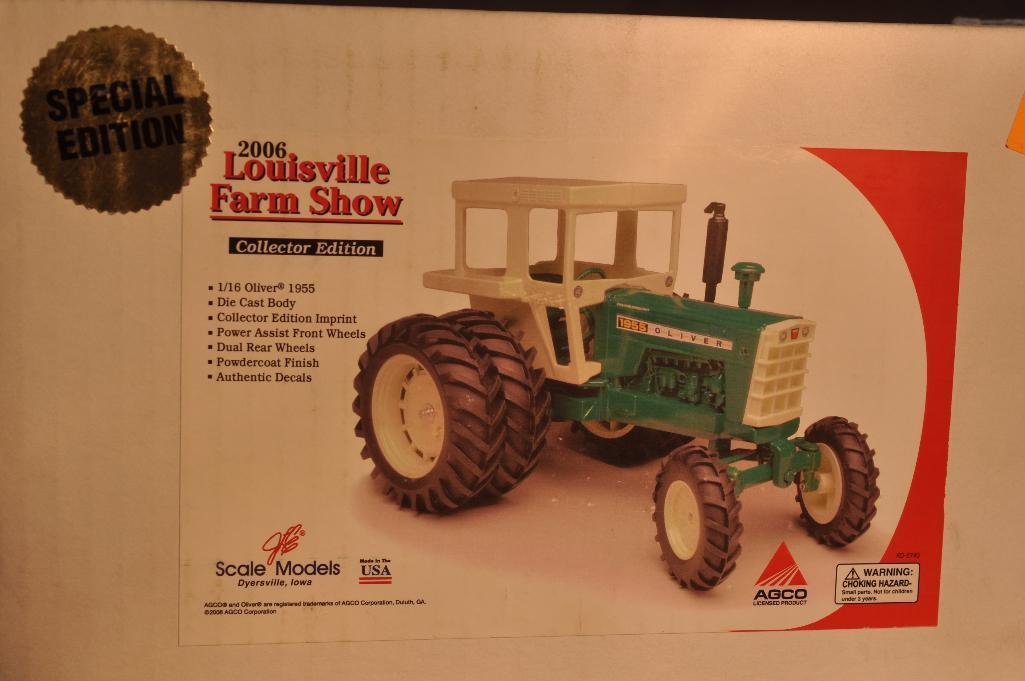 Scale Models 1/16th Scale Oliver MFWD Tractor
