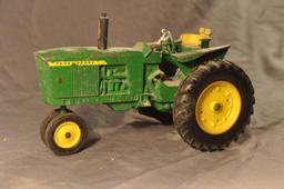 Ertl 1/16th JD tractor