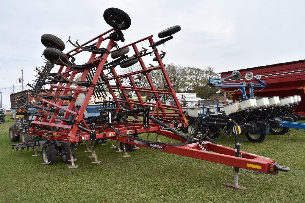 '12 Case-IH Tiger-Mate 200 32.5' field cultivator