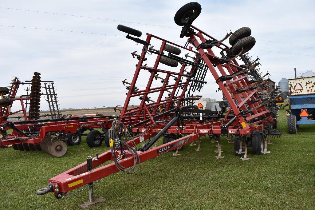 '12 Case-IH Tiger-Mate 200 32.5' field cultivator