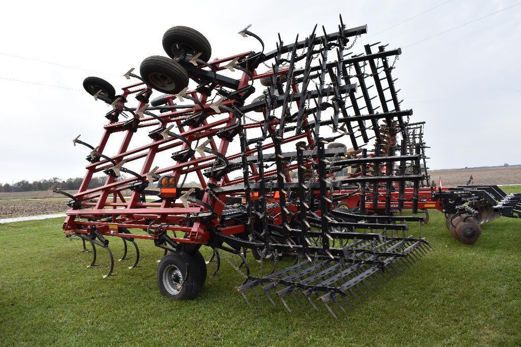 '12 Case-IH Tiger-Mate 200 32.5' field cultivator