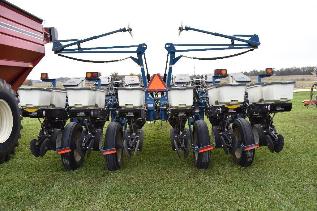 '08 Kinze 3200 12 row 30" Econo-Fold planter