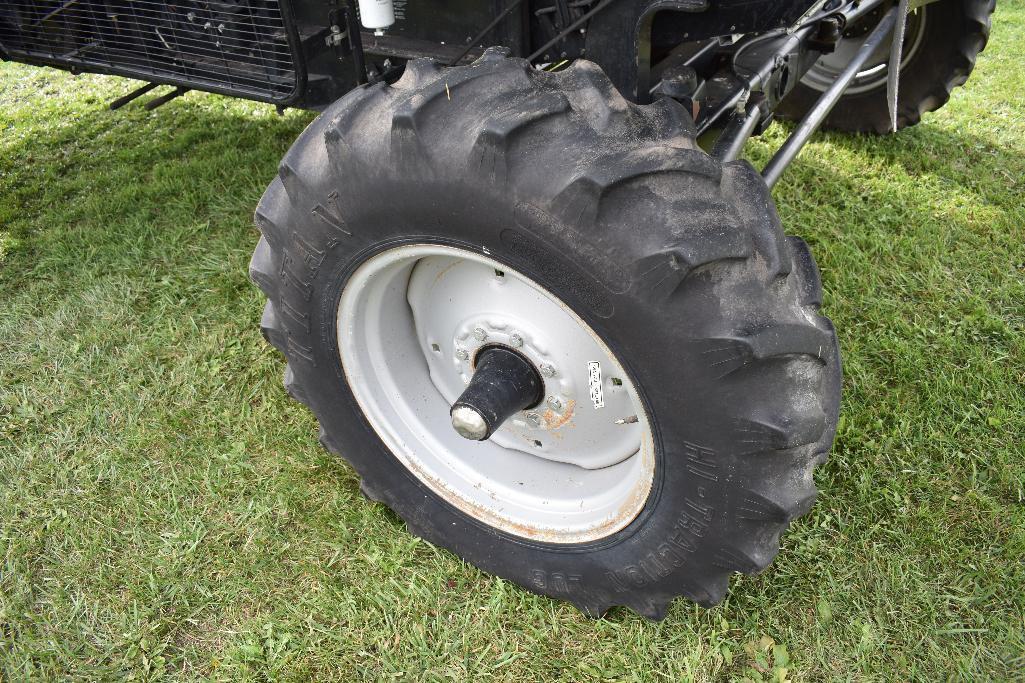 '99 Gleaner R52 2wd combine