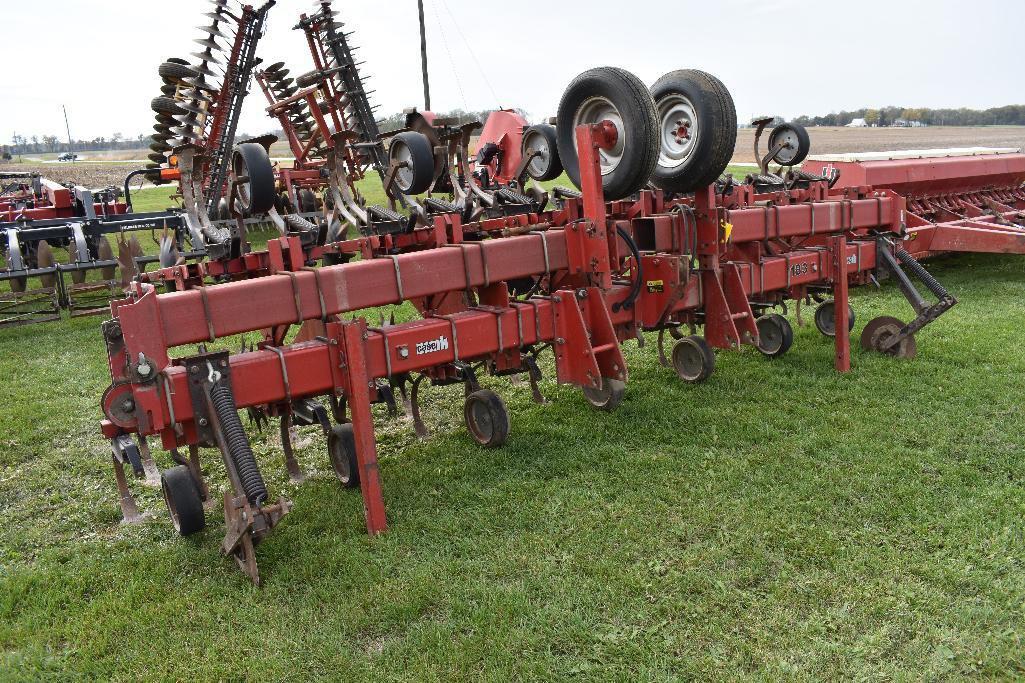 Case-IH 183 12 row 30" cultivator