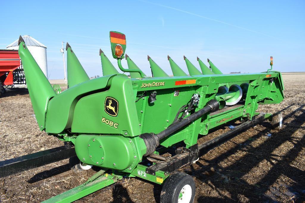 '12 JD 608C 8 row 30" corn head