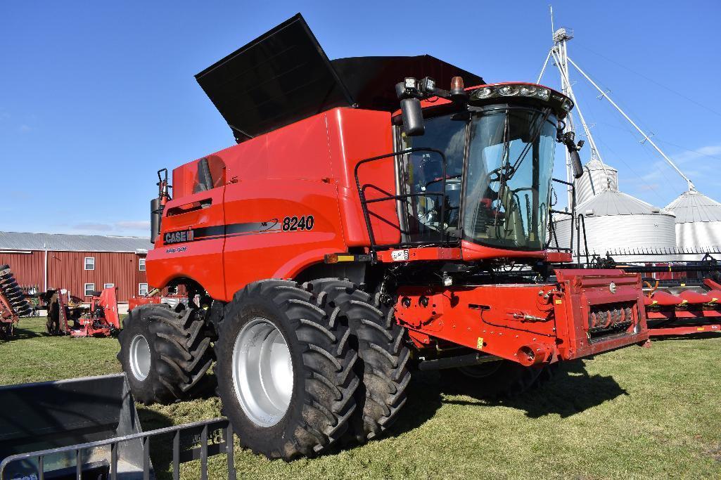 '16 Case-IH 8240 4wd combine