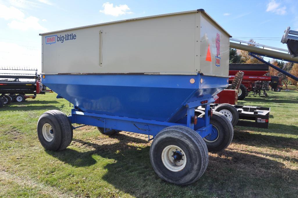 DMI D475 center dump gravity wagon