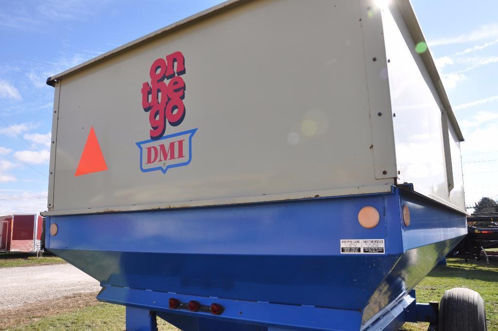 DMI D475 center dump gravity wagon