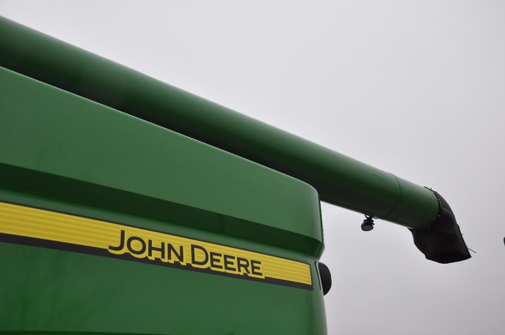 '12 JD S660 2wd combine