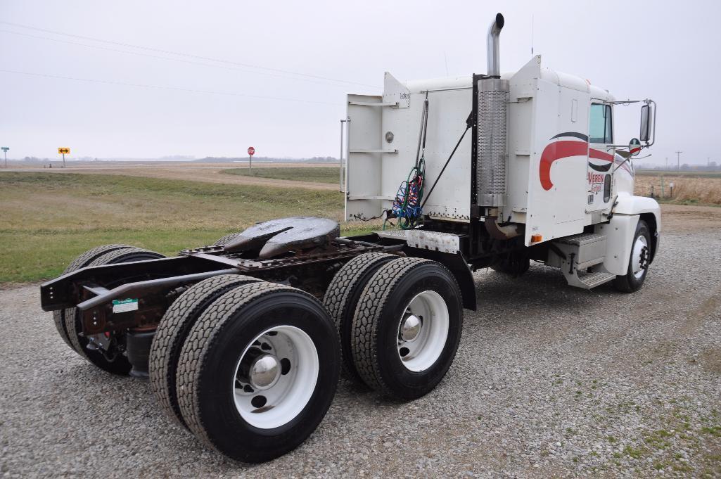 '97 Freightliner FLD120 semi