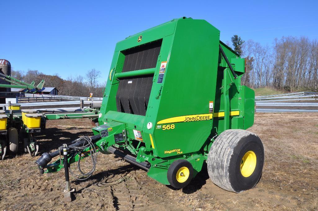 '11 JD 568 round baler