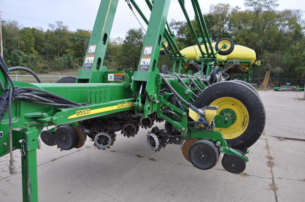 '10 JD 1770NT CCS 24 row 30" planter