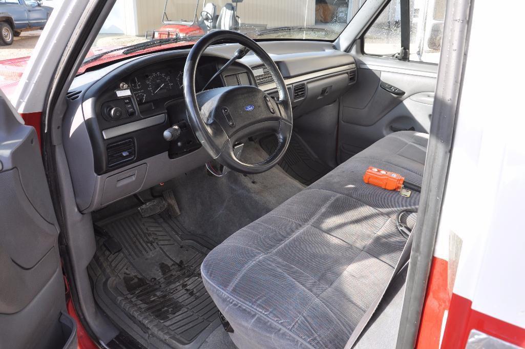 '94 Ford F-Super Duty XLT dump truck