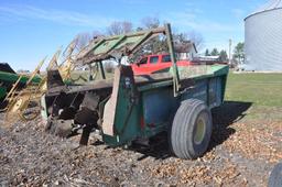 JD 370 manure spreader