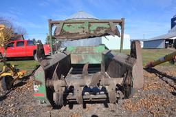 JD 370 manure spreader