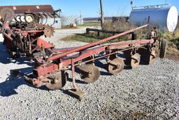 IH 510 5-bottom plow