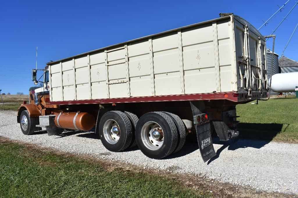 '87 Peterbilt 349 tandem axle grain truck