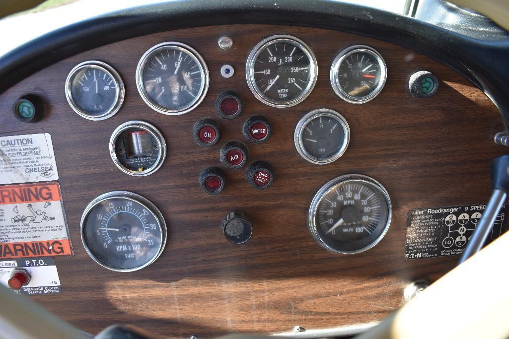 '87 Peterbilt 349 tandem axle grain truck