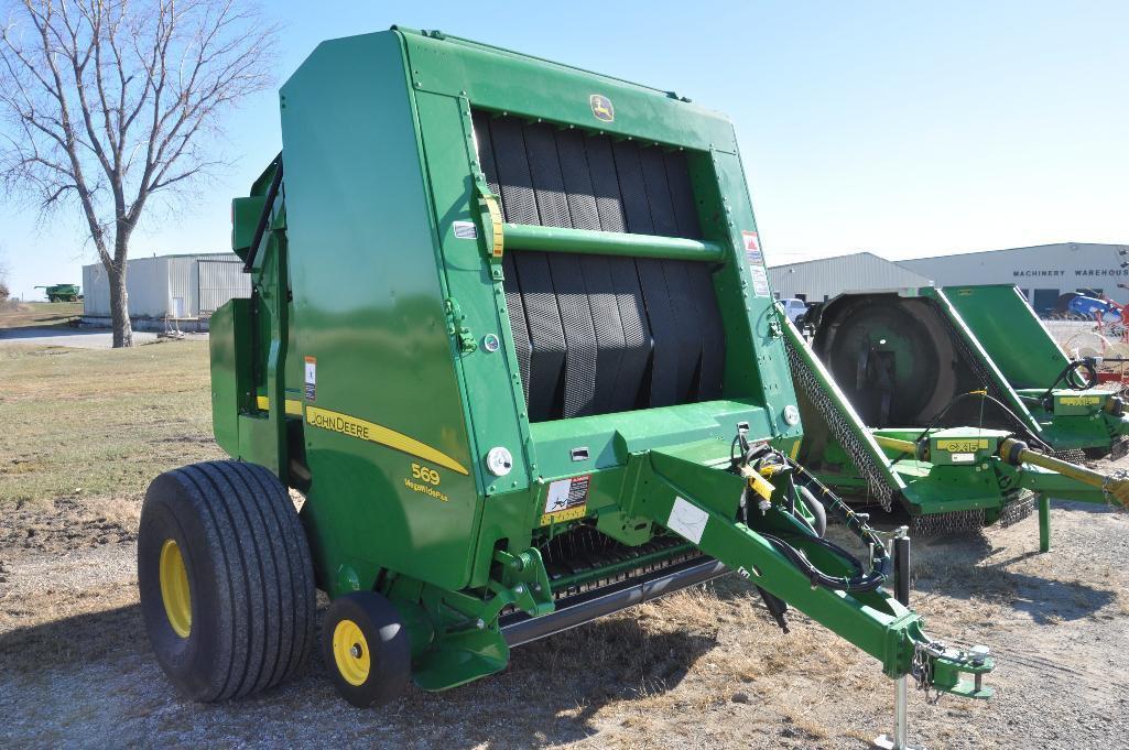 '14 JD 569 round baler