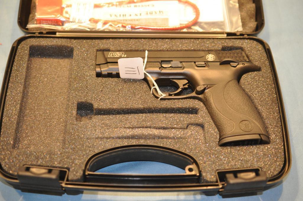 Smith and Wesson M&P 22 .22 cal semi auto pistol