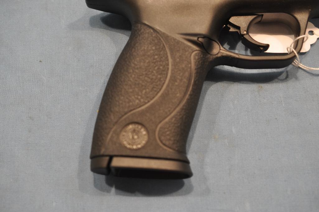 Smith and Wesson M&P 22 .22 cal semi auto pistol