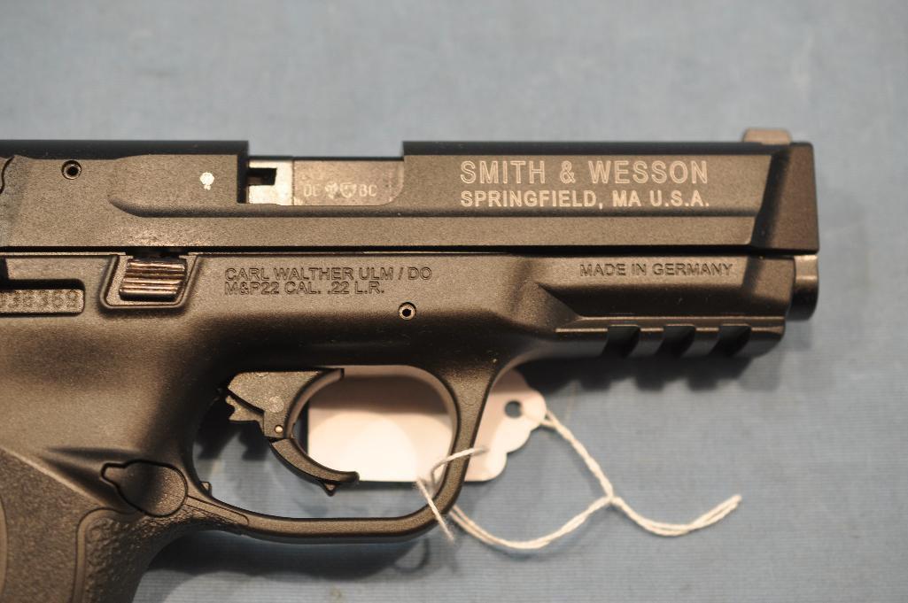 Smith and Wesson M&P 22 .22 cal semi auto pistol