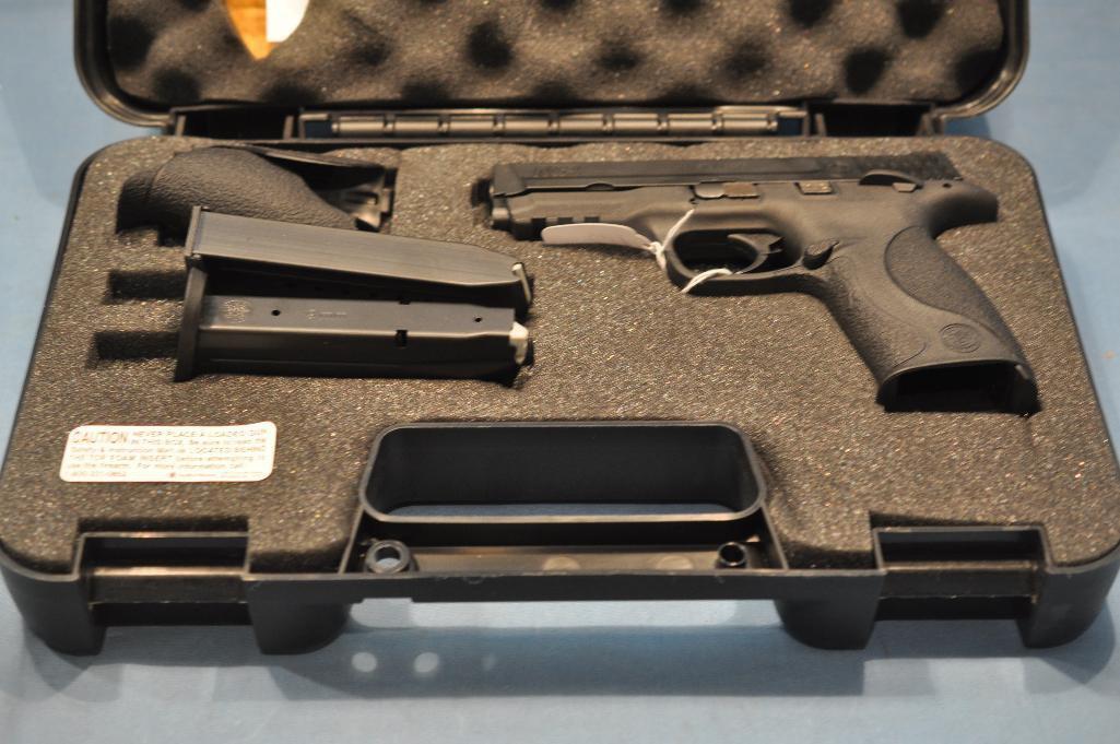 Smith and Wesson M&P 9 9mm semi auto pistol