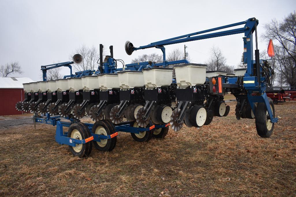 '05 Kinze 3600 12/23 planter