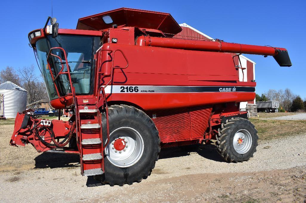 '97 Case-IH 2166 4wd combine