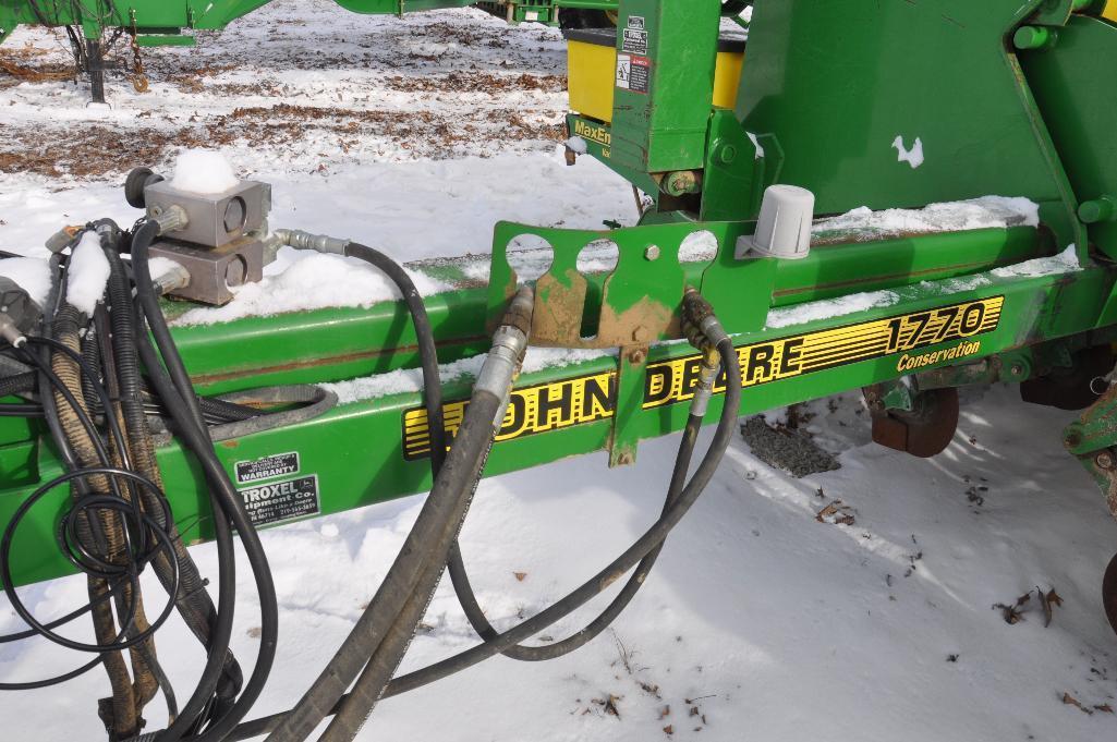 '98 JD 1770 16 row 30" planter