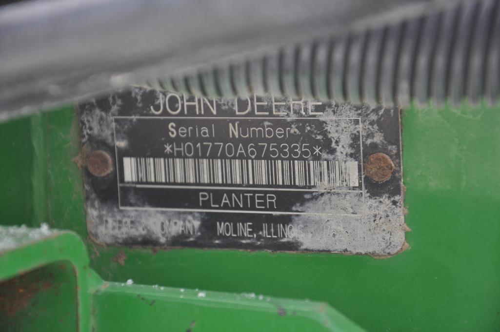 '98 JD 1770 16 row 30" planter