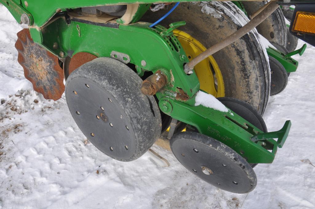 '98 JD 1770 16 row 30" planter