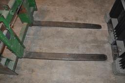 JD pallet forks