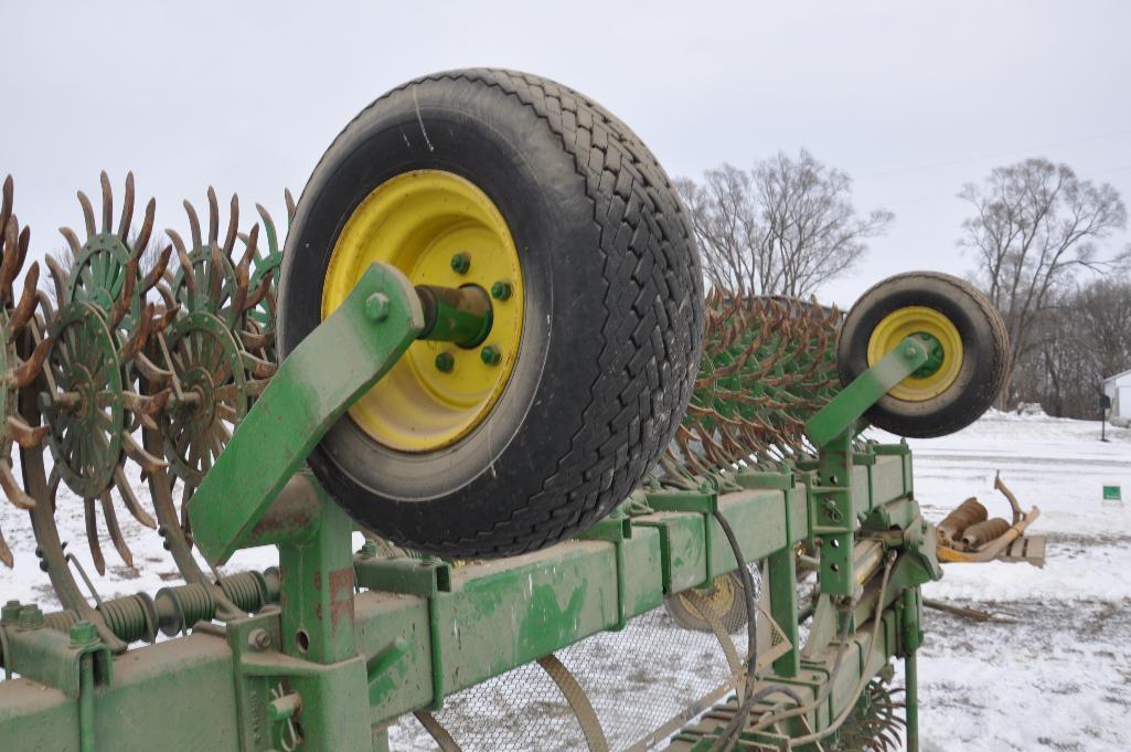 JD 400 30' 3-pt. rotary hoe