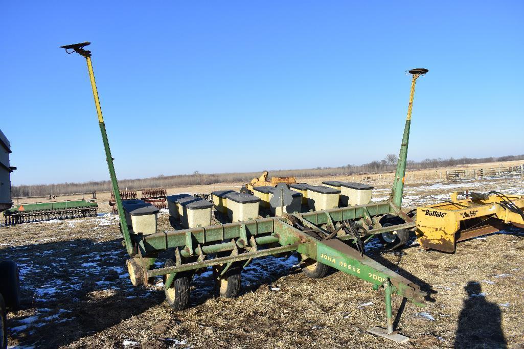 JD 7000 6 row 30" planter